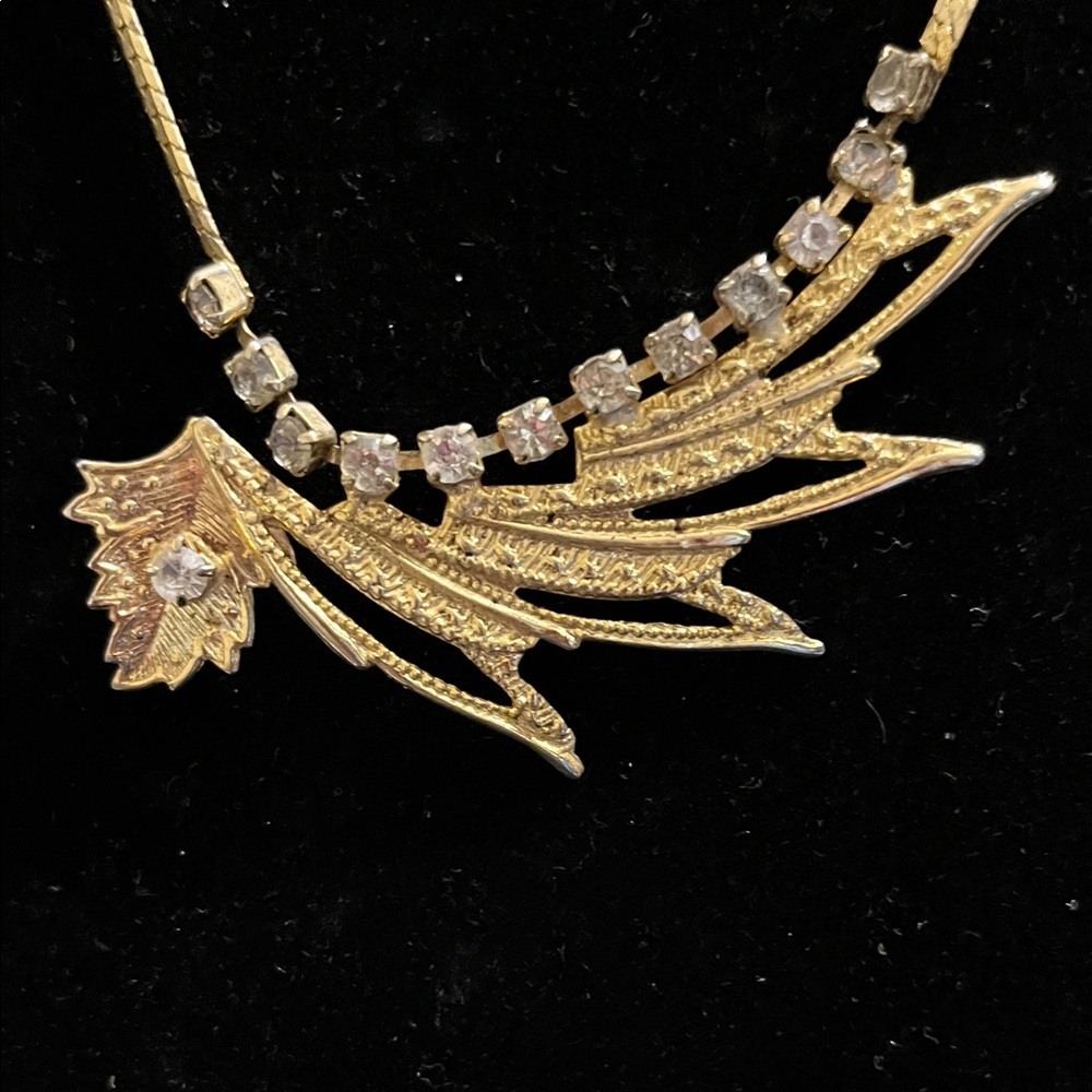 Vintage Trifari Gold tone Necklace with Crystal Accents
